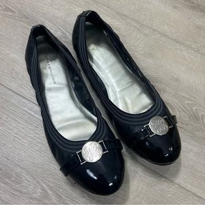 Tommy Hilfiger Ballet Flats Size 9 Slip On Black Faux Leather Metallic Logo